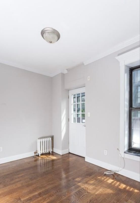 Building Photo - 246 Mott St