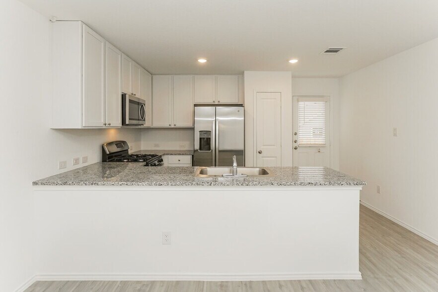 Building Photo - 14640 Greenfield Ml