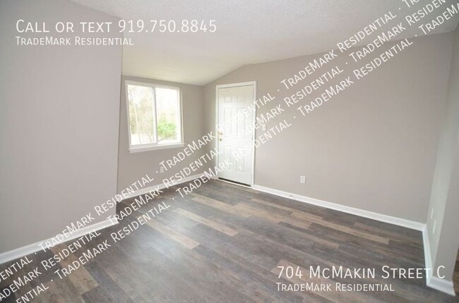 Building Photo - 704 McMakin St