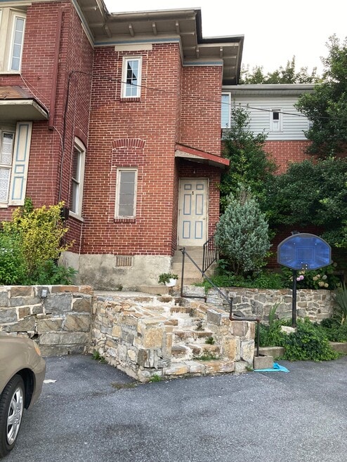 Building Photo - 4192 Division Hwy