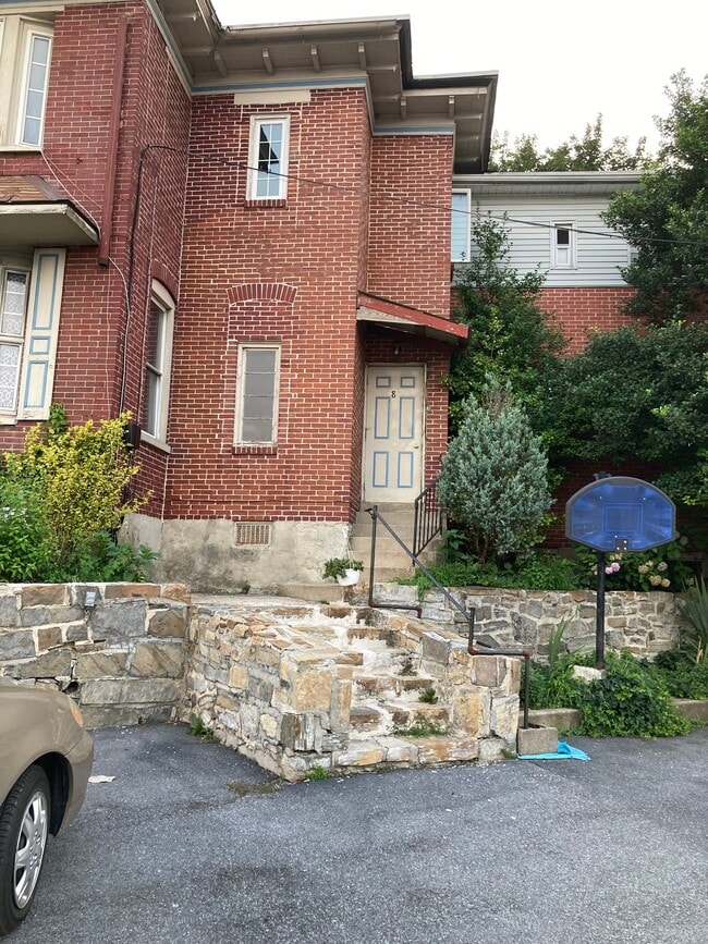 Building Photo - 4192 Division Hwy