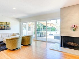 Living room - 1415 Butterfield Rd