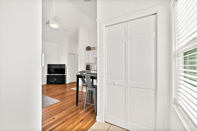 Building Photo - 27 Old Mission Ave