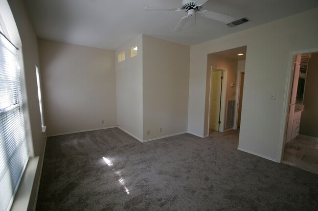 Building Photo - 207 Grandview Pl