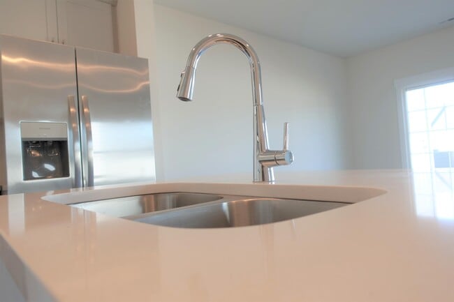 Building Photo - 8 Rockshire Trl