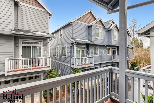 Building Photo - Beautiful Home With Balcony and Great Location! ** NEW PRICE $2,595 and REDUCED SECURITY DEPOSIT **