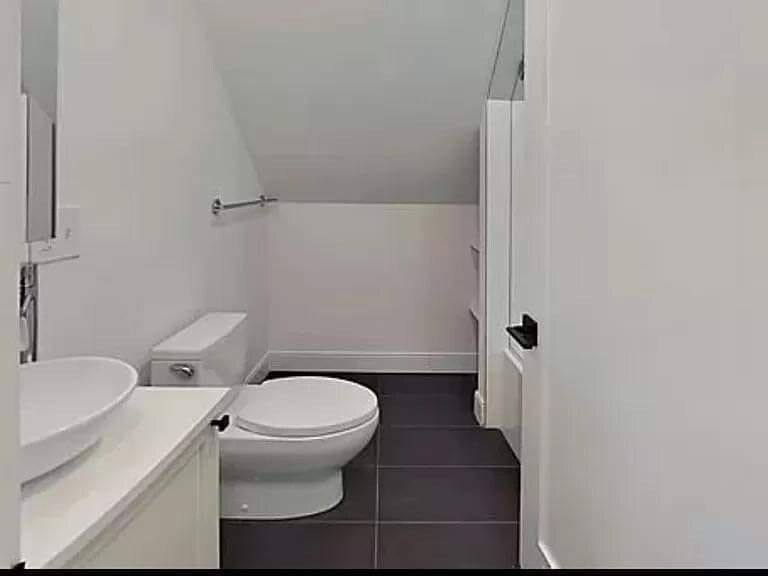 Building Photo - 36 Ridgemont St