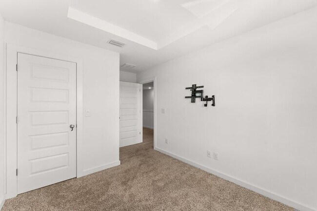 Building Photo - 409 N Gay Ave