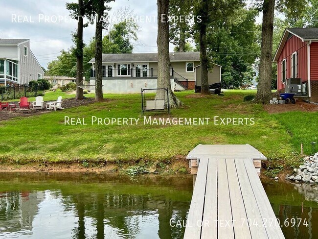 Building Photo - 21212 Rio Oro Dr