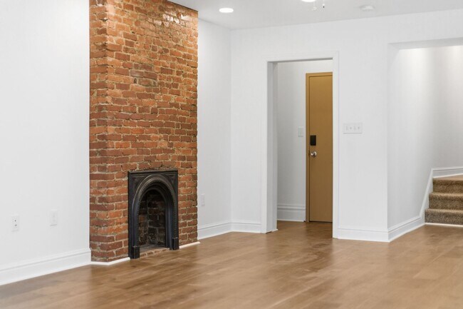 Building Photo - 2306 E Carson St