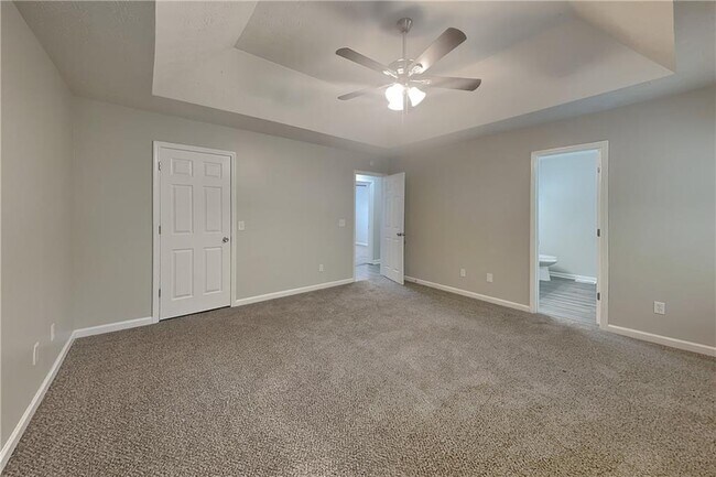 Building Photo - 336 Paradise Cir