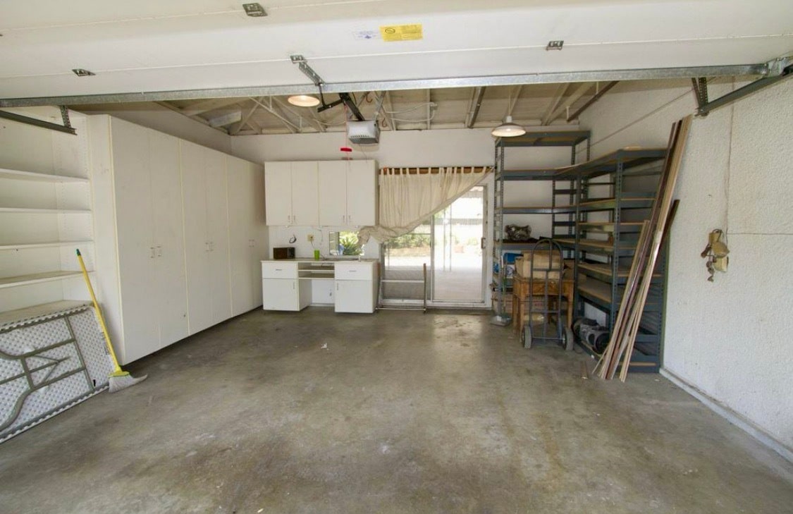 Building Photo - 5811 Agnes Ave