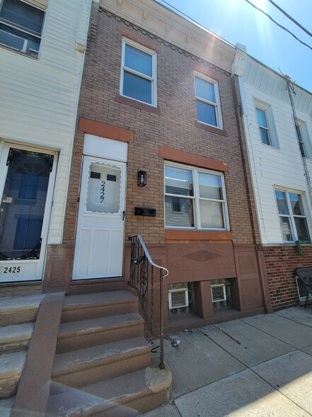Building Photo - 2427 S Hicks St