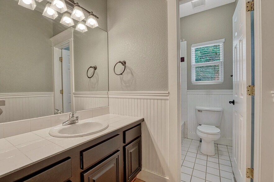 Building Photo - 7170 Windwood Way