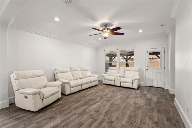 Building Photo - 303 Triple Crown Ln