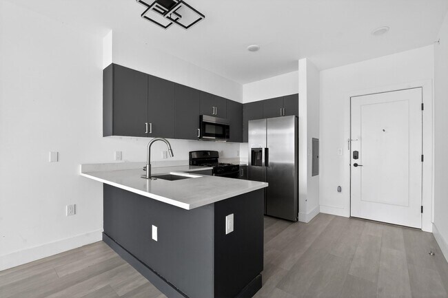 Building Photo - 43-45-45 W 32nd St