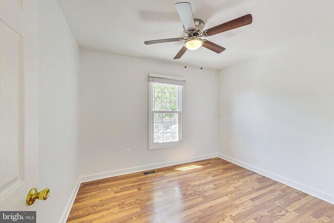 Building Photo - 5 Drumcastle Ct