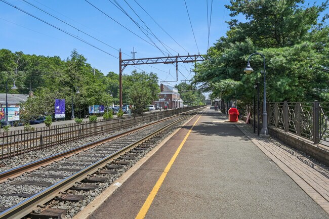 Building Photo - 34 Main St