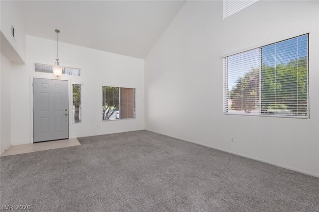 Building Photo - 6042 Highland Gardens Dr