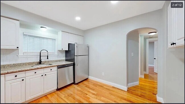 Building Photo - 14 Perkins St