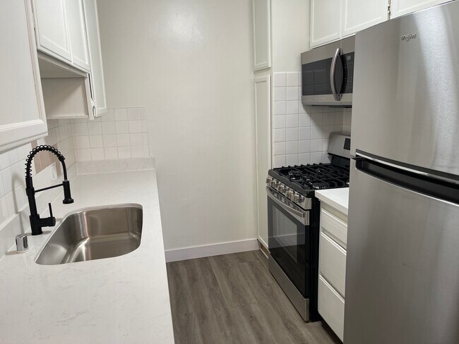 Building Photo - key3608