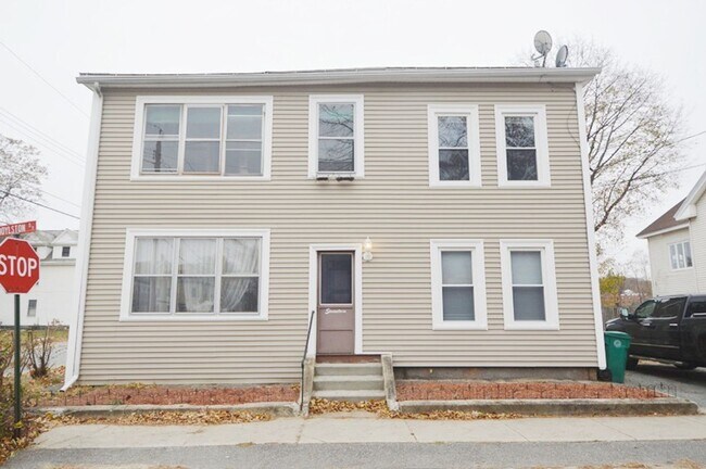 Building Photo - 17 Boylston St