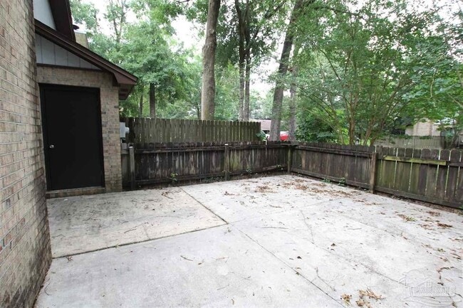 Building Photo - 9345 Chisholm Rd