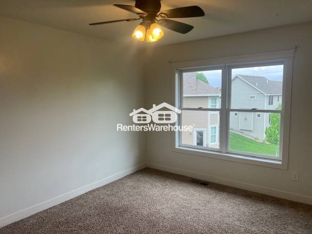 Building Photo - 1730 Deephaven Dr