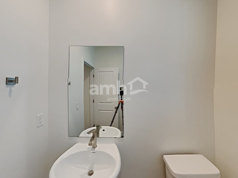 Building Photo - 1308 N 1980 E