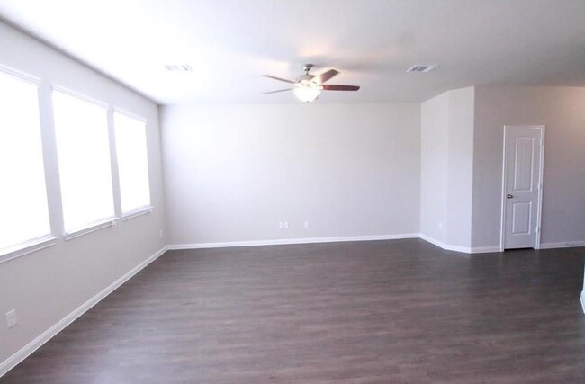 Building Photo - 3010 Orchid Ranch Dr