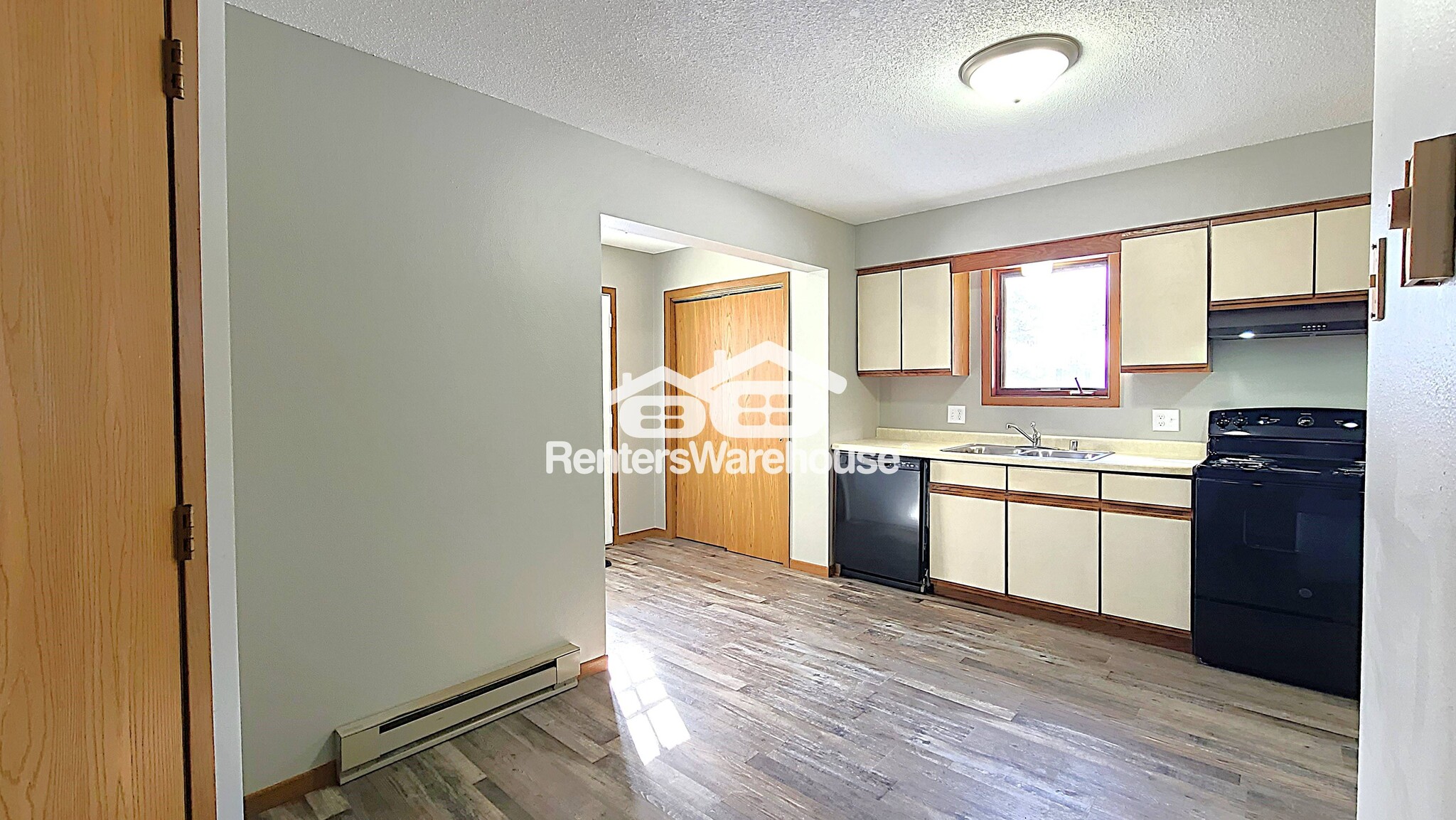 Building Photo - 353 Nicole Ln