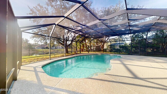 Building Photo - 281 Village Green Ave