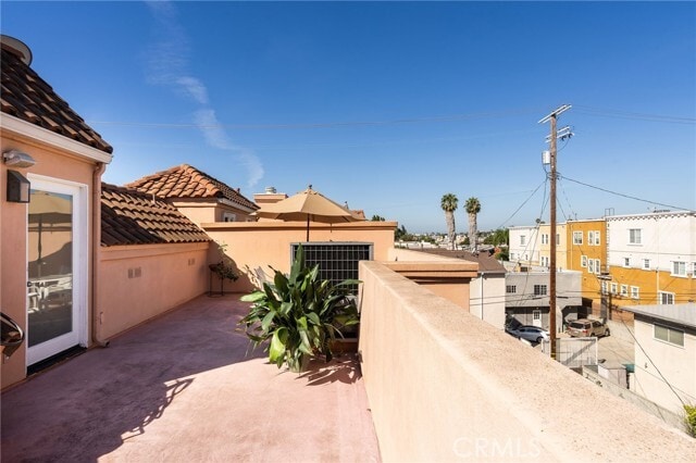 Building Photo - 1827 Barry Ave