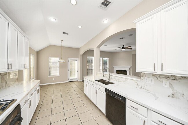 Building Photo - 22035 Emerald Run Ln
