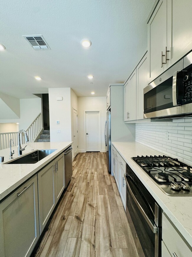 Building Photo - 5720 Greige Cir