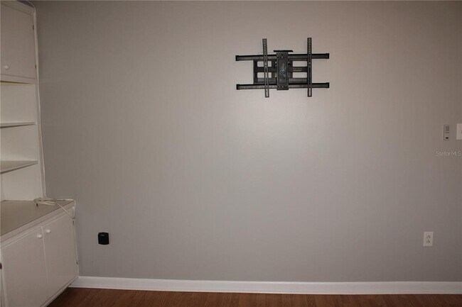 Building Photo - 4024 13th Ave W