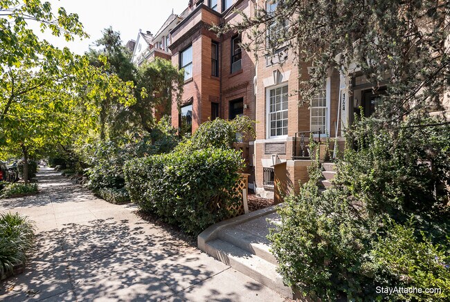 Building Photo - 1724 21st St NW