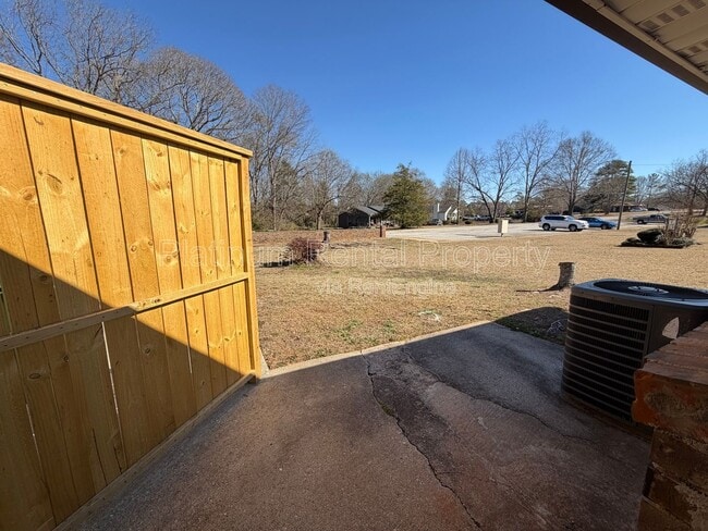 Building Photo - 1502 Waverly Way