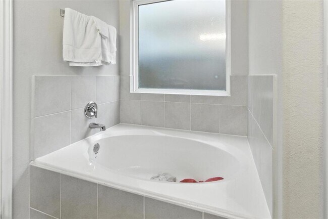 Building Photo - 24727 Allori Ct