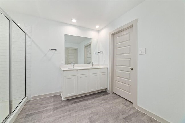 Building Photo - 7207 Sunbreeze Ln