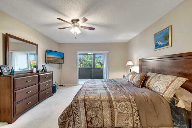 Building Photo - 5943 Areca Palm Ct