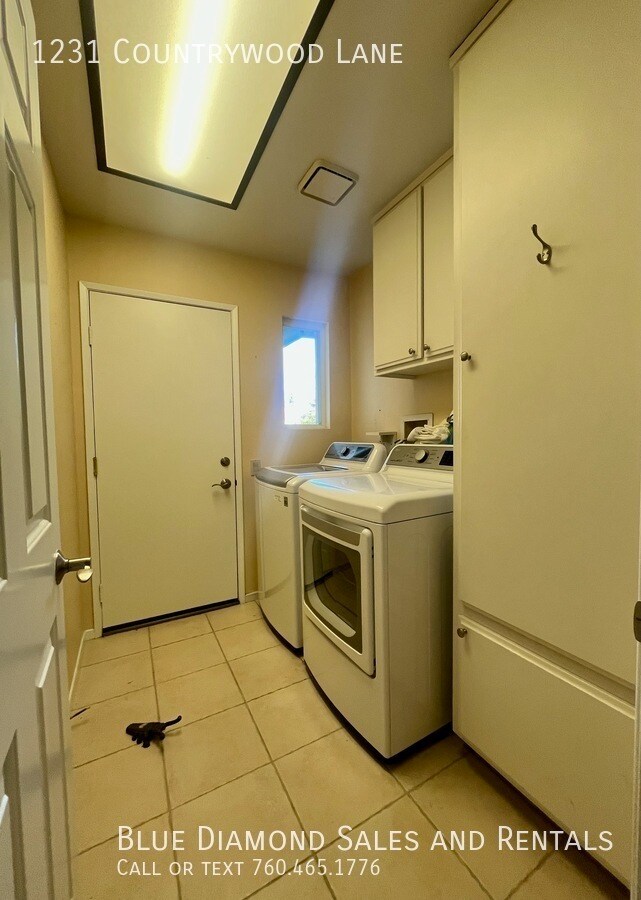 Building Photo - 1231 Countrywood Ln