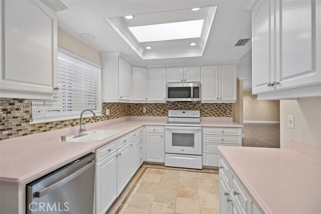 Building Photo - 2381 Via Mariposa W
