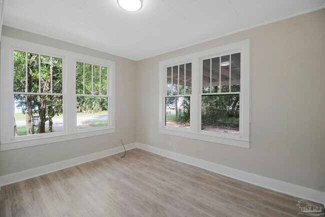 Building Photo - 1322 Wisteria Ave