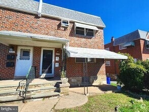 Building Photo - 825 Solly Ave