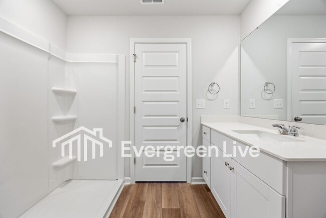 Building Photo - 1707 King Oaks Lp