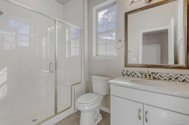 Building Photo - 5 BR/4BA | Newly Renovated Single Family Home | 1-Car Garage Parking | Community Pool!