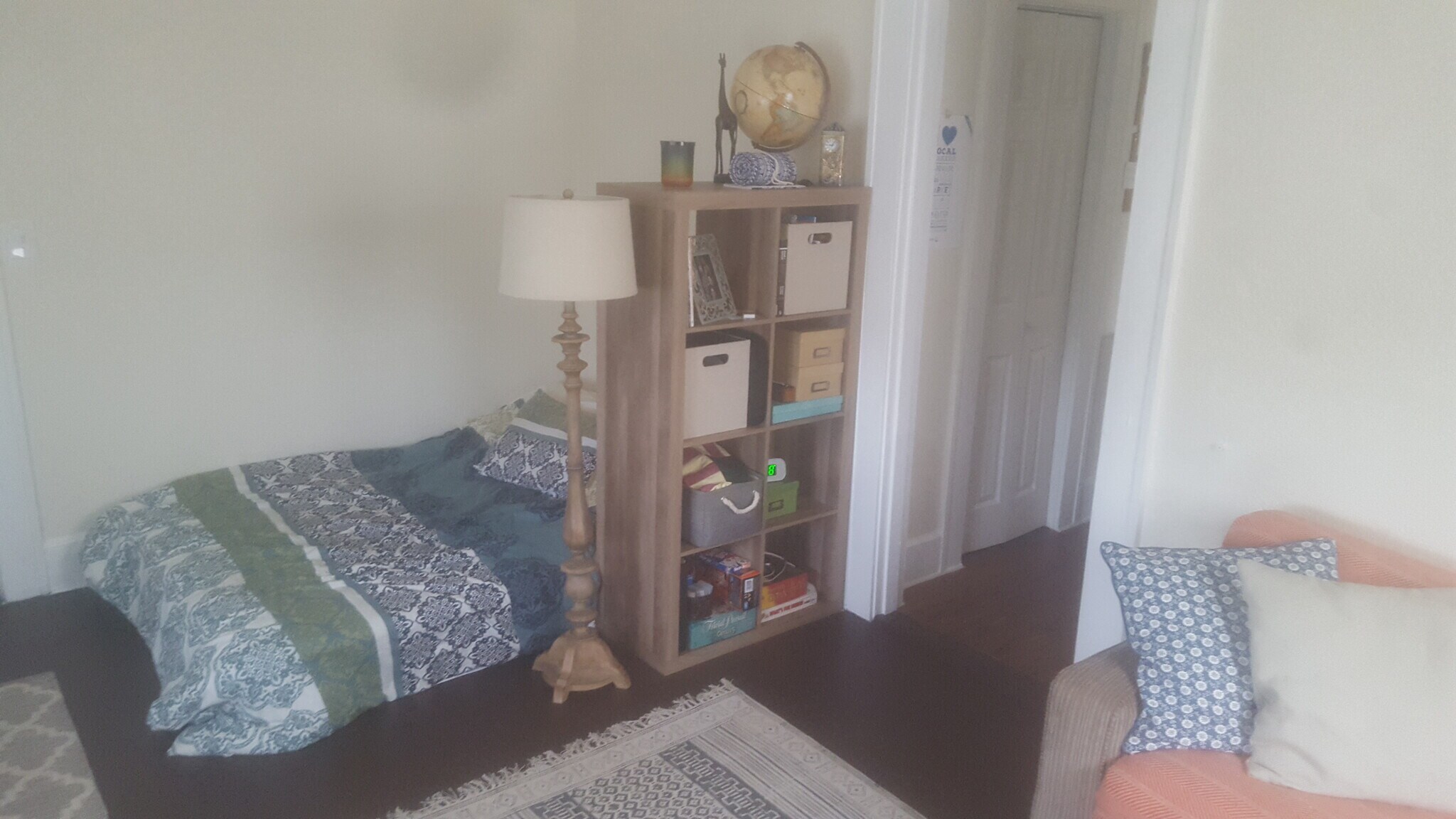 Living space, with furnishing - 524 Dr MLK Jr St S