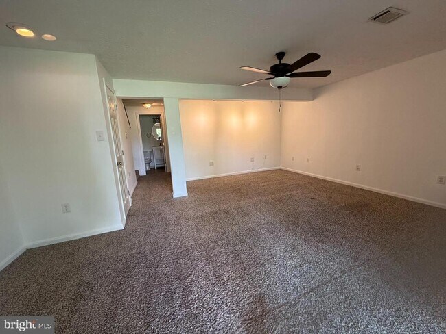 Building Photo - 3349 Garrison Cir