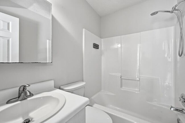 Building Photo - 1442 Parkside Club Dr NW